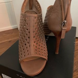 Cage open toe leather bootie